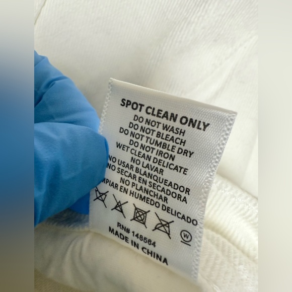 💥AKIRA Diamonds Metal Slit Raw Hem White Denim 💥 - Picture 11 of 14